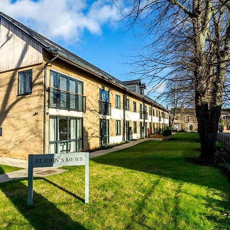 Modern Apartment In Central Quiet York With Free Parking - Contemporary New Building Bagian luar foto
