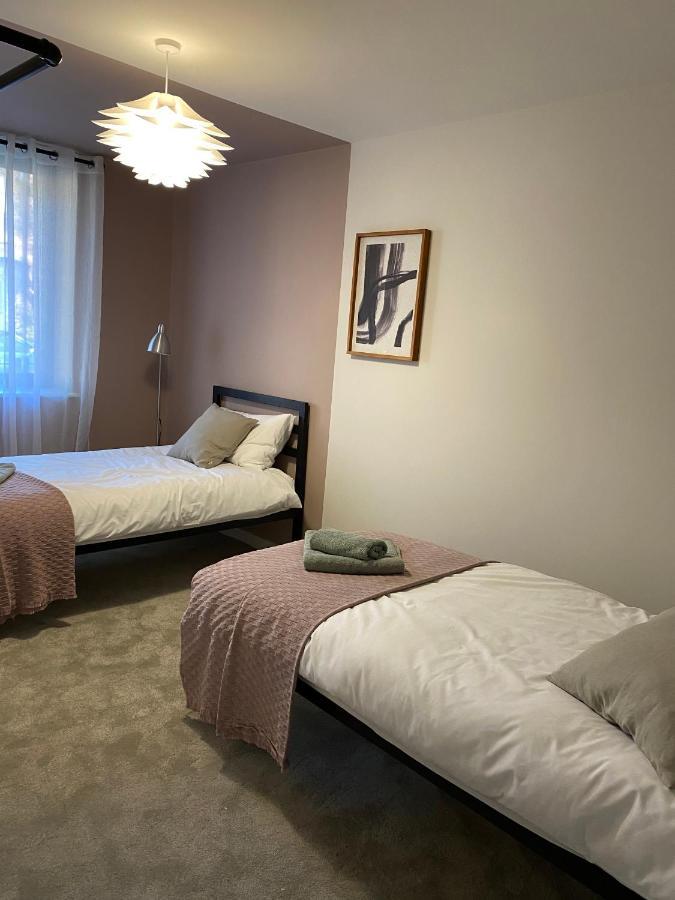 Modern Apartment In Central Quiet York With Free Parking - Contemporary New Building Bagian luar foto