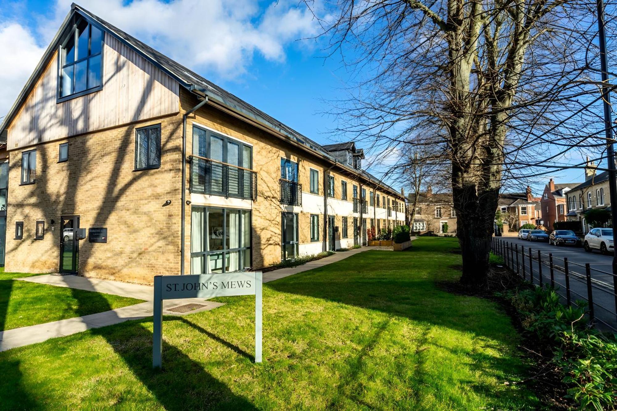 Modern Apartment In Central Quiet York With Free Parking - Contemporary New Building Bagian luar foto